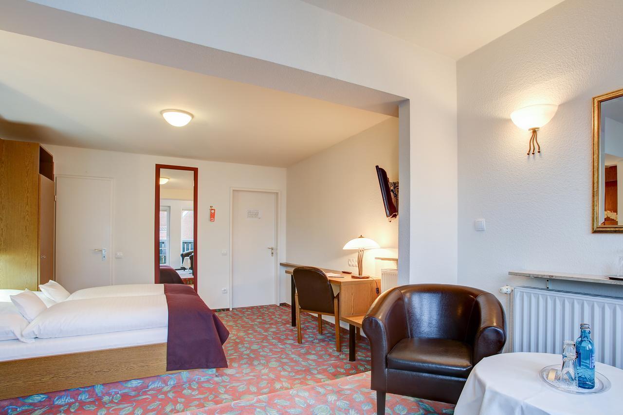 Ina Hotel Consul Kiel Exterior photo